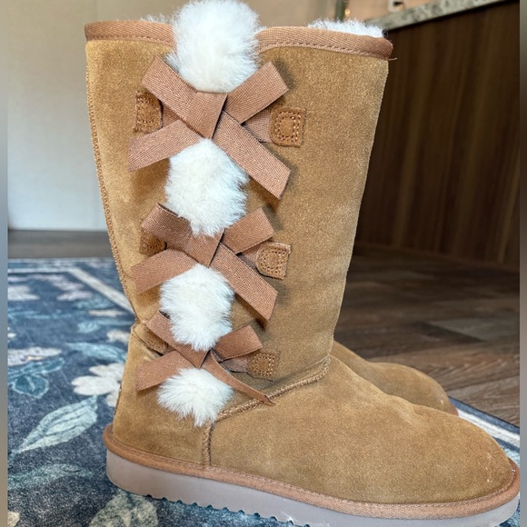 Koolaburra Ugg Tan Boots with Faux Fur and Bow Accents - Picture 1 of 6